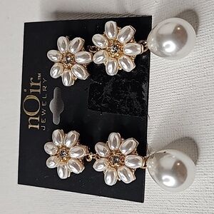 nOir Pearl Floral 3-Tier Dangle Drop Statement Earrings